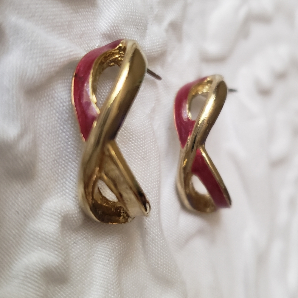 Vintage Red Gold tone earrings